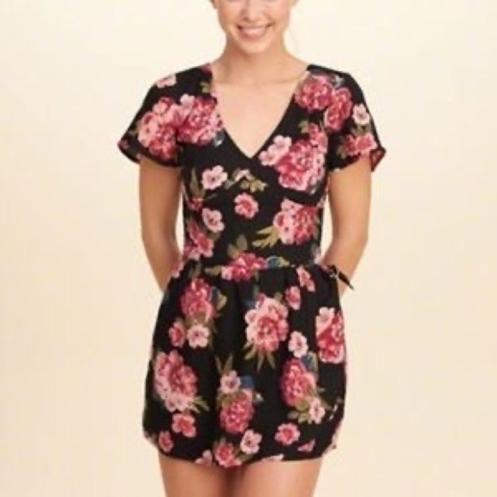 Hollister Romper, Front Wrap Play Dress, Black / Pink Floral, Size Small